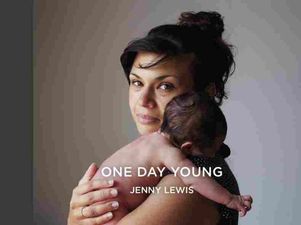 One day young – a photographer beautifully captures the first day of life