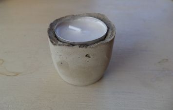 It’s DIY interiors time: These purse-friendly concrete tealight holders take 5 minutes