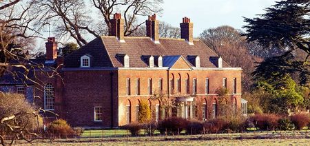 Media warned to give Kate and Wills some privacy