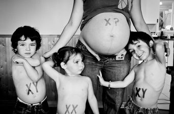 5 Awesome family snaps to celebrate pregnancy
