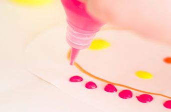 An easy peasy SQUEEZY paint recipe using ingredients from your kitchen