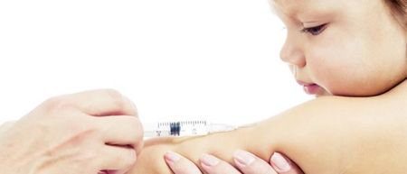 Babies to be offered free meningitis B vaccine