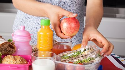 Primary school sending pupils’ ‘fatty lunches’ home to parents