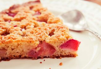 Recipe: Easy Rhubarb and Raspberry Cake