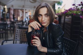 10 most dangerous things to say to a mother out on the razz