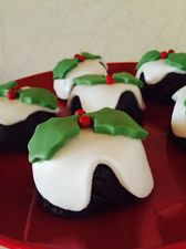 These no-bake mini biscuit cakes are every chocoholic’s dream come true