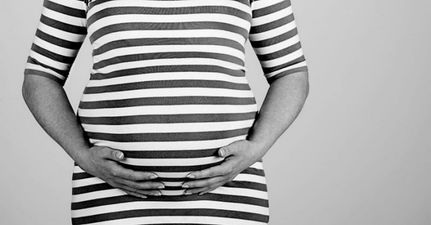 Surrogate refuses to abort healthy baby after being asked by parents to do so