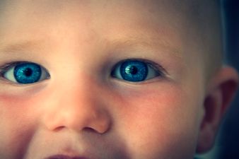 This is the reason babies’ eyes can change colour…