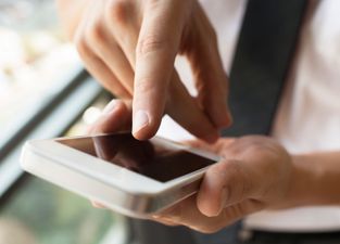 This App Helps Men to Track Their Partner’s Period (It Also Makes Us Angry)