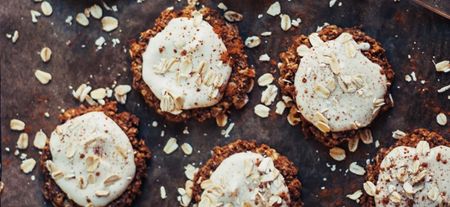 Some Really Good Raw Vegan Oatmeal Cookies