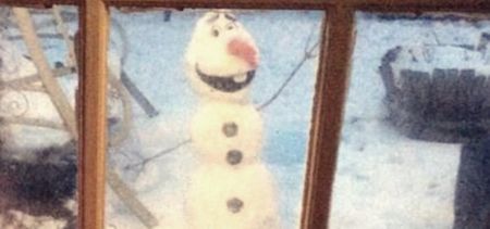 Father Builds Olaf in the Back Garden. Daughter Can’t Hide Her Delight