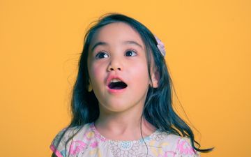 Little Girl Explains ‘Giving Birth’ To Her Class