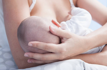 Study finds link between breastfeeding and bed-sharing