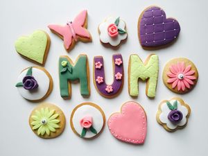 Show Your Mum Some Love This Mother’s Day With These Gorgeous Home-Baked Biscuits