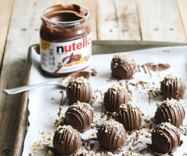 Holy Moly, You SO Need To Make These Nutella Crunch Cake Balls Today