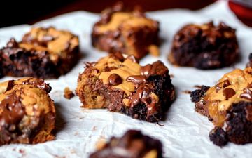 You Won’t Believe What Happens When You Combine Brownies And Cookies (Hint: It’s good!)