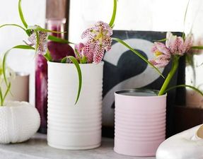 Easy weekend DIY project? These pastel painted tins are perfect