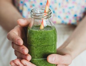 This is the 3-ingredient smoothie a Victoria’s Secret model swears by