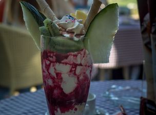 Red Wine ICE CREAM FLOATS Are A Thing (Oh Hi, Summer!)