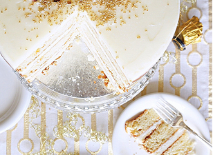 You still have time to whip up this AMAZING prosecco cake for tonight