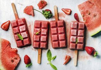 White Wine Booze Pops Because… Summer!