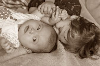 10 Tips For Introducing Your Child To The New Baby From A Psychologist