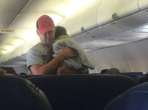 Kind Stranger Helping Mum On Plane Is Giving The Internet Major Feels Today