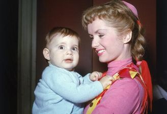 Debbie Reynolds and Carrie Fisher’s public memorial to take place today
