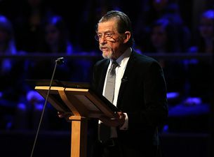Legendary Actor John Hurt Dies Aged 77 – J.K. Rowling Leads The Tributes