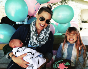 Pink says she’s lost ZERO baby weight and we’re sending high-fives across the Atlantic