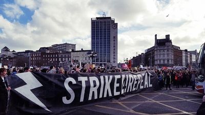 Over a thousand men and women take to the streets for massive Repeal the 8th march