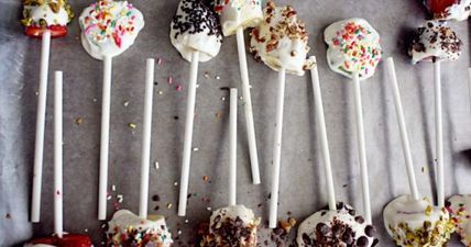 Cool down in the heat: Frozen yogurt covered fruit pops are the perfect healthy snack