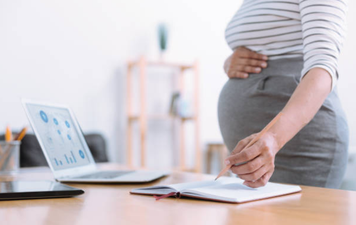 This is how many Irish mums check in with work while on maternity leave