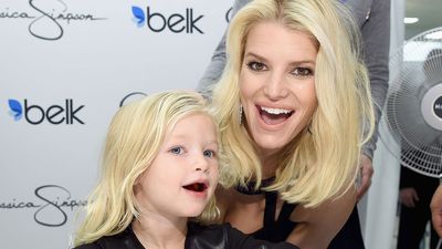 Jessica Simpson posts photos of her baby shower and it looks like a fairytale