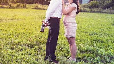 Telling pregnant women not to drink alcohol is ‘sexist’, say experts