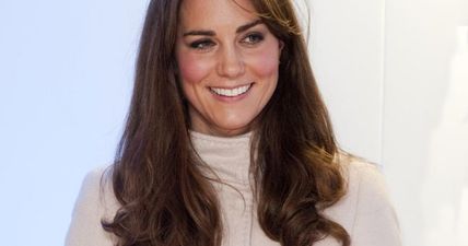 Kate Middleton has left for Pippa’s wedding… and she’s pretty in peach