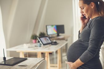 Should mums-to-be put down their mobile phones?