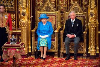 Everyone is saying the same thing about Queen Elizabeth’s outfit