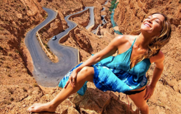 This woman lifts weights using her vagina and the pictures are insane