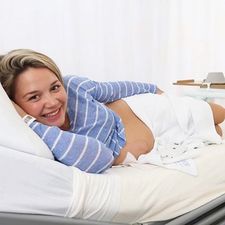 Blogger is live-streaming her way through induction and labour