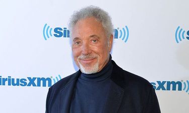 Tom Jones ‘forced’ to postpone his tour under ‘medical advice’