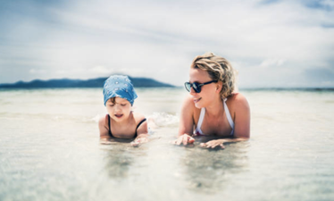 Toddler convinces anxious mum to wear a bikini and she looks fab