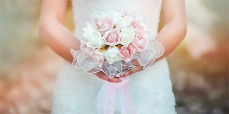 Bride called ‘vulgar’ for asking for way to ask guests for money as gifts