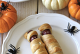These mummy hot dogs are the perfect October family-friendly dinner