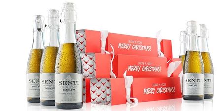 ‘Tis the season to be jolly… Say hello to Prosecco Christmas crackers