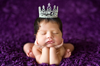 This artist’s newborn photoshoots are remarkably angelic