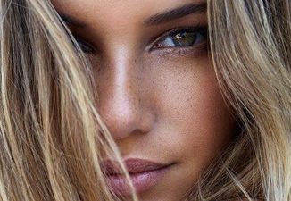 How to fake glowing skin (and it actually works like a charm)