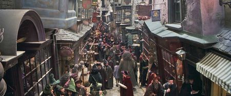This family turned their driveway into Diagon Alley and it’s magical