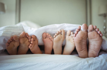 People can’t get over the absolute size of this ‘co-sleeping’ family bed