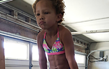 People are not happy about this 4-year-old lifting weights